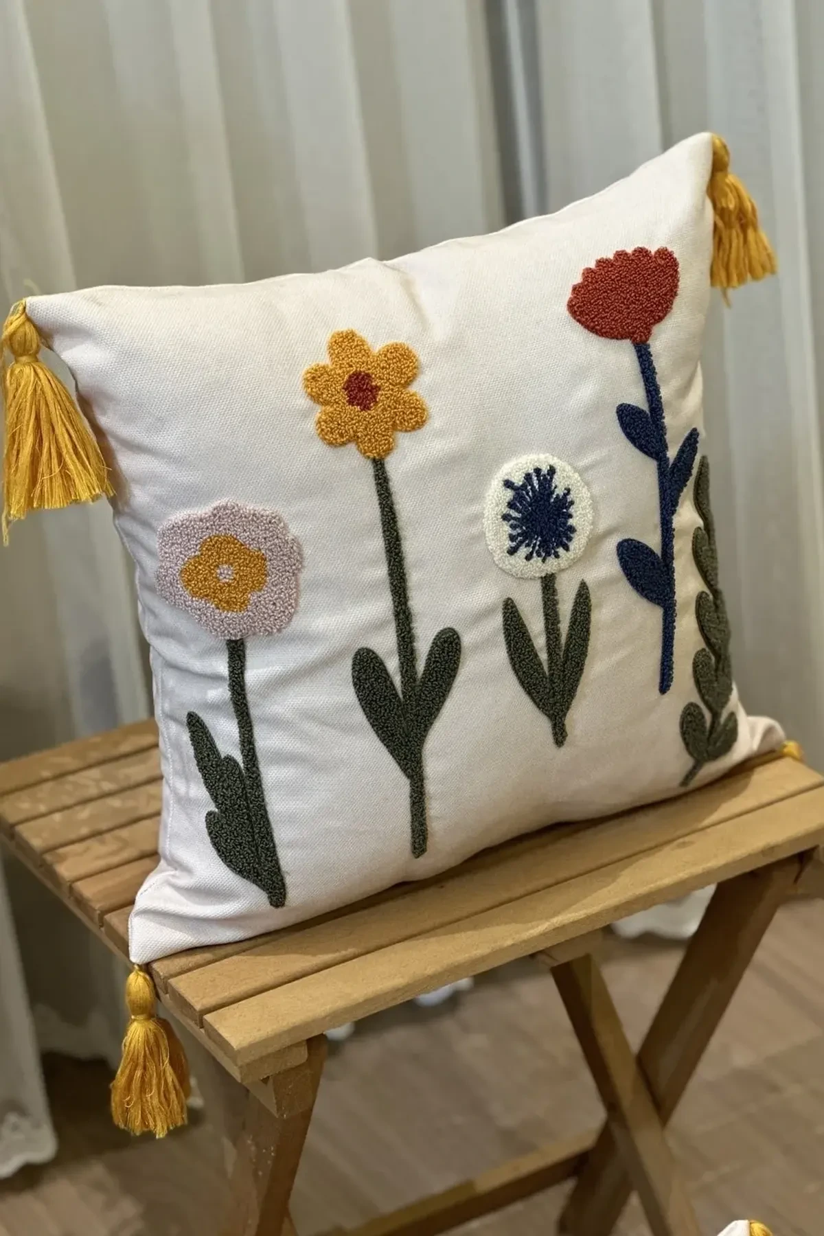 4'LÜ ÇİÇEKLİ PUNCH İŞLEMELİ NAKIŞLI DEKORATİF PREMİUM KIRLENT KILIFI